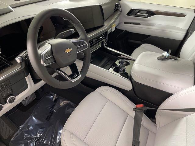 2025 Chevrolet Suburban Vehicle Photo in PHOENIX, AZ 85014-3381