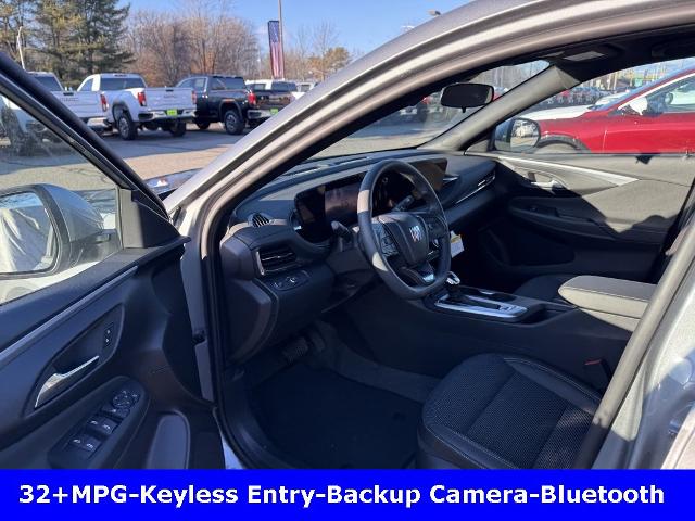 2025 Buick Envista Vehicle Photo in CHICOPEE, MA 01020-5001