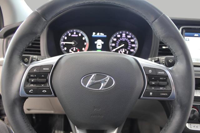 2018 Hyundai SONATA Vehicle Photo in Green Bay, WI 54304