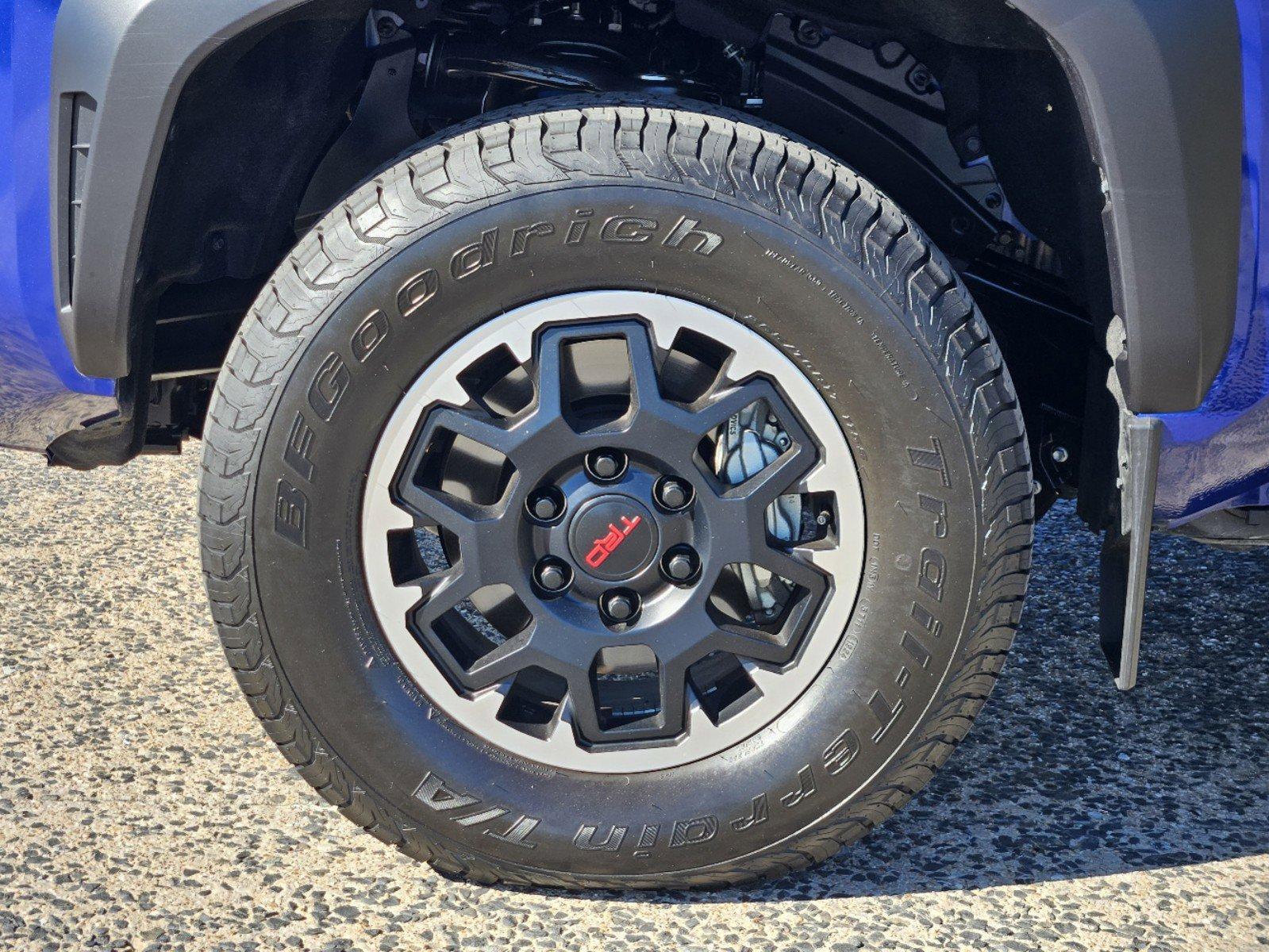 2024 Toyota Tacoma 4WD Vehicle Photo in FORT WORTH, TX 76132