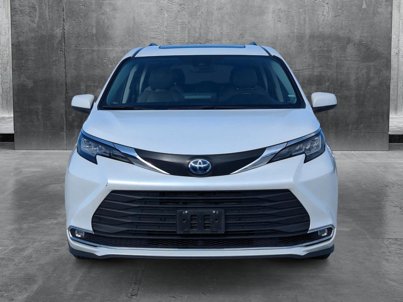 2023 Toyota Sienna Vehicle Photo in Ft. Myers, FL 33907