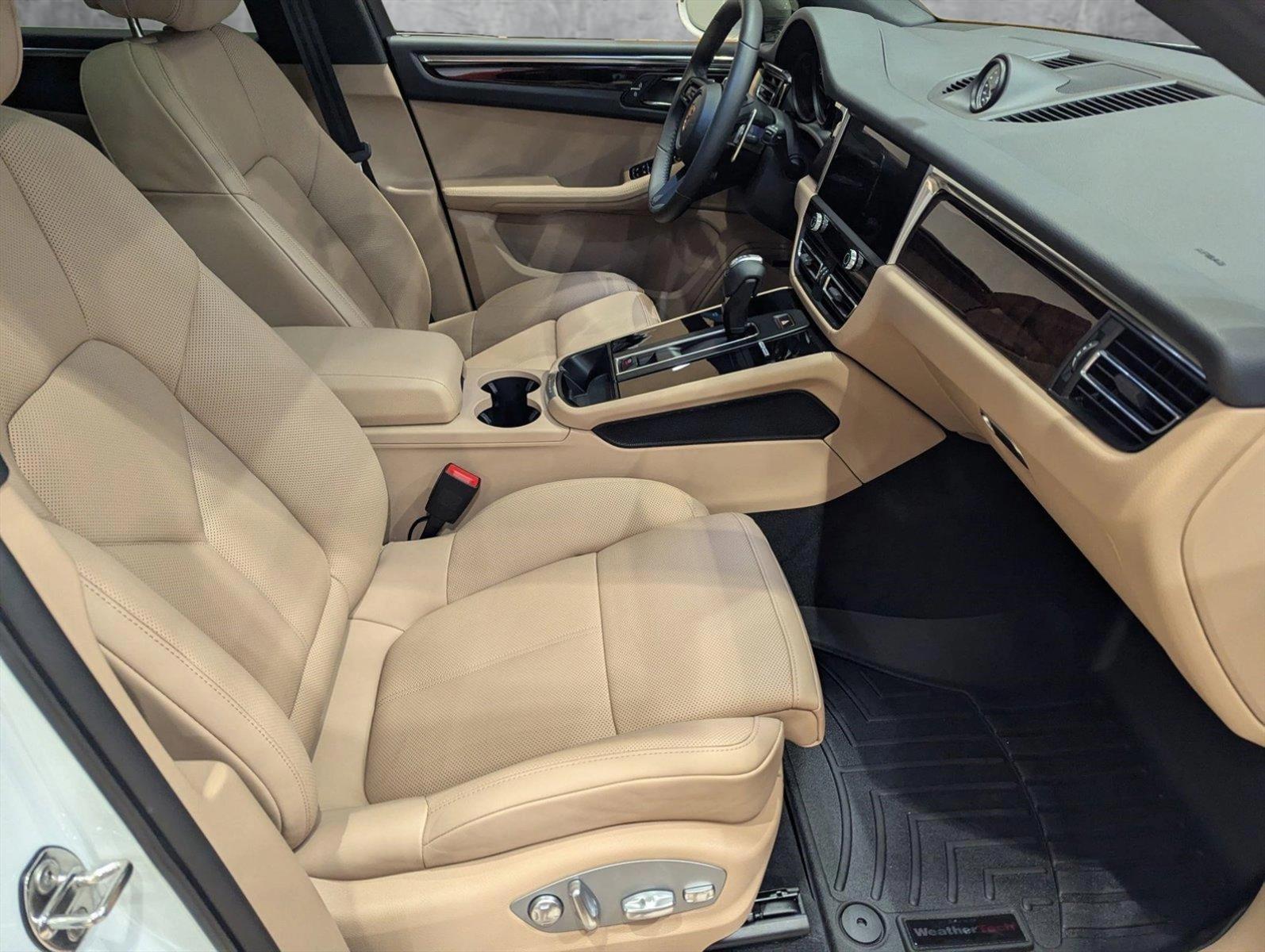 2025 Porsche Macan Vehicle Photo in Pompano Beach, FL 33064
