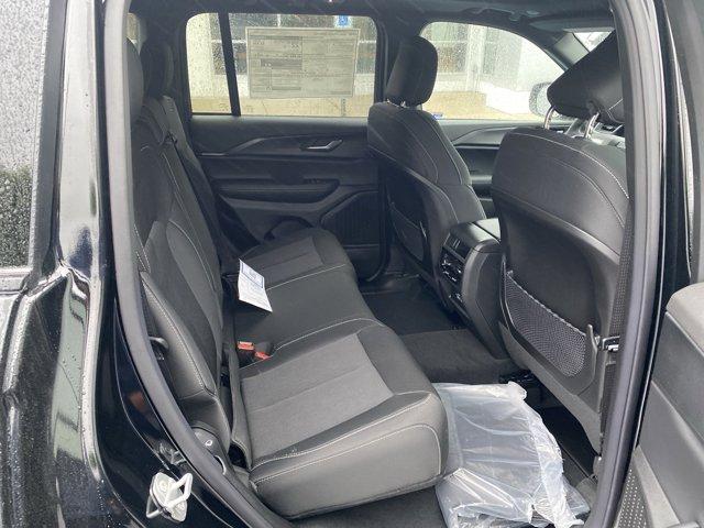 2025 Jeep Grand Cherokee Vehicle Photo in Doylsetown, PA 18901