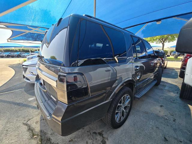 2017 Ford Expedition Vehicle Photo in DENTON, TX 76210-9321