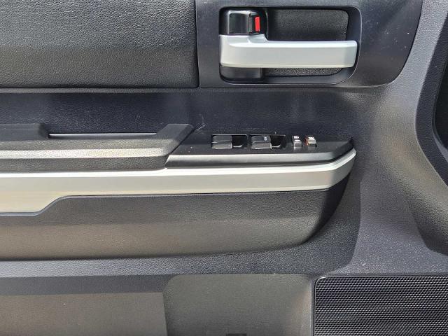 2014 Toyota Tundra 4WD Truck Vehicle Photo in DENTON, TX 76210-9321