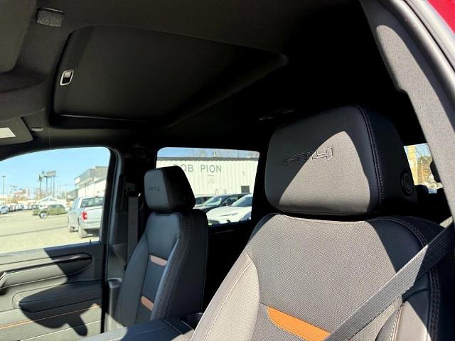 2025 GMC Sierra 3500HD Vehicle Photo in CHICOPEE, MA 01020-5001