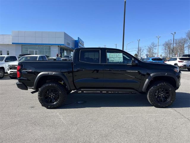 2025 Chevrolet Colorado Vehicle Photo in ALCOA, TN 37701-3235