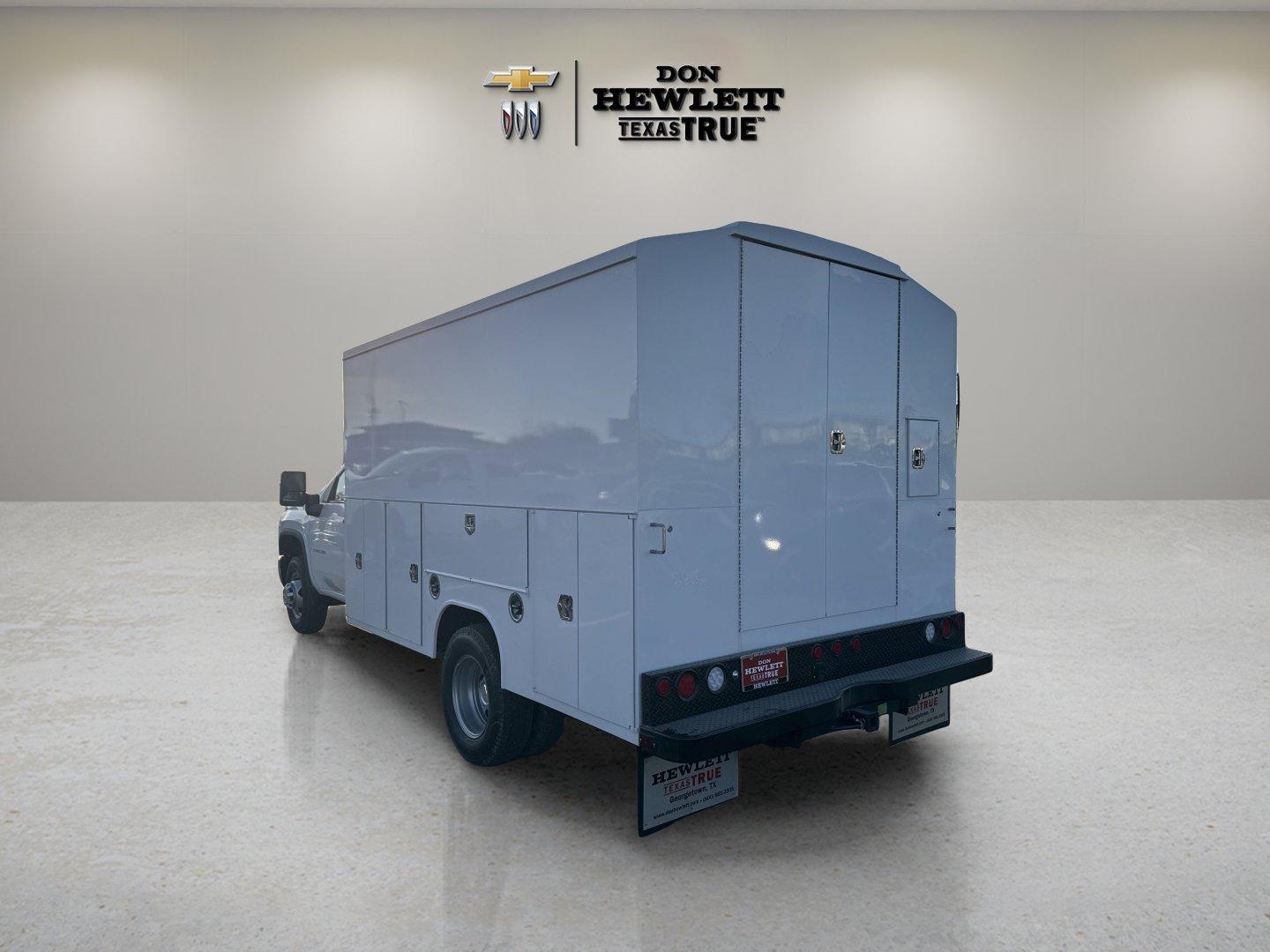 2025 Chevrolet Silverado 3500 HD Chassis Cab Vehicle Photo in GEORGETOWN, TX 78626-7508
