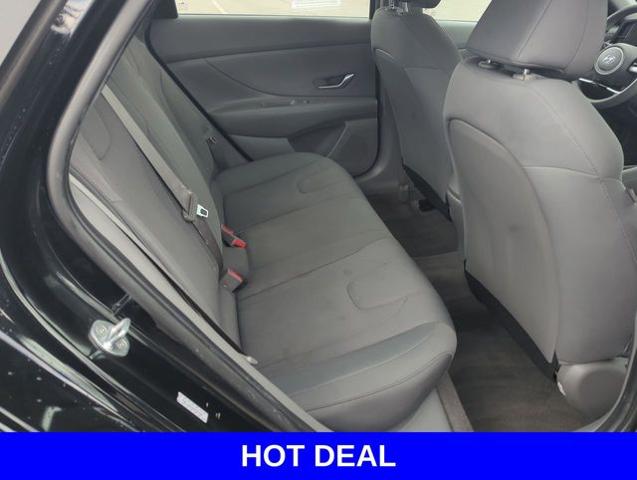 2021 Hyundai ELANTRA Vehicle Photo in Merrillville, IN 46410