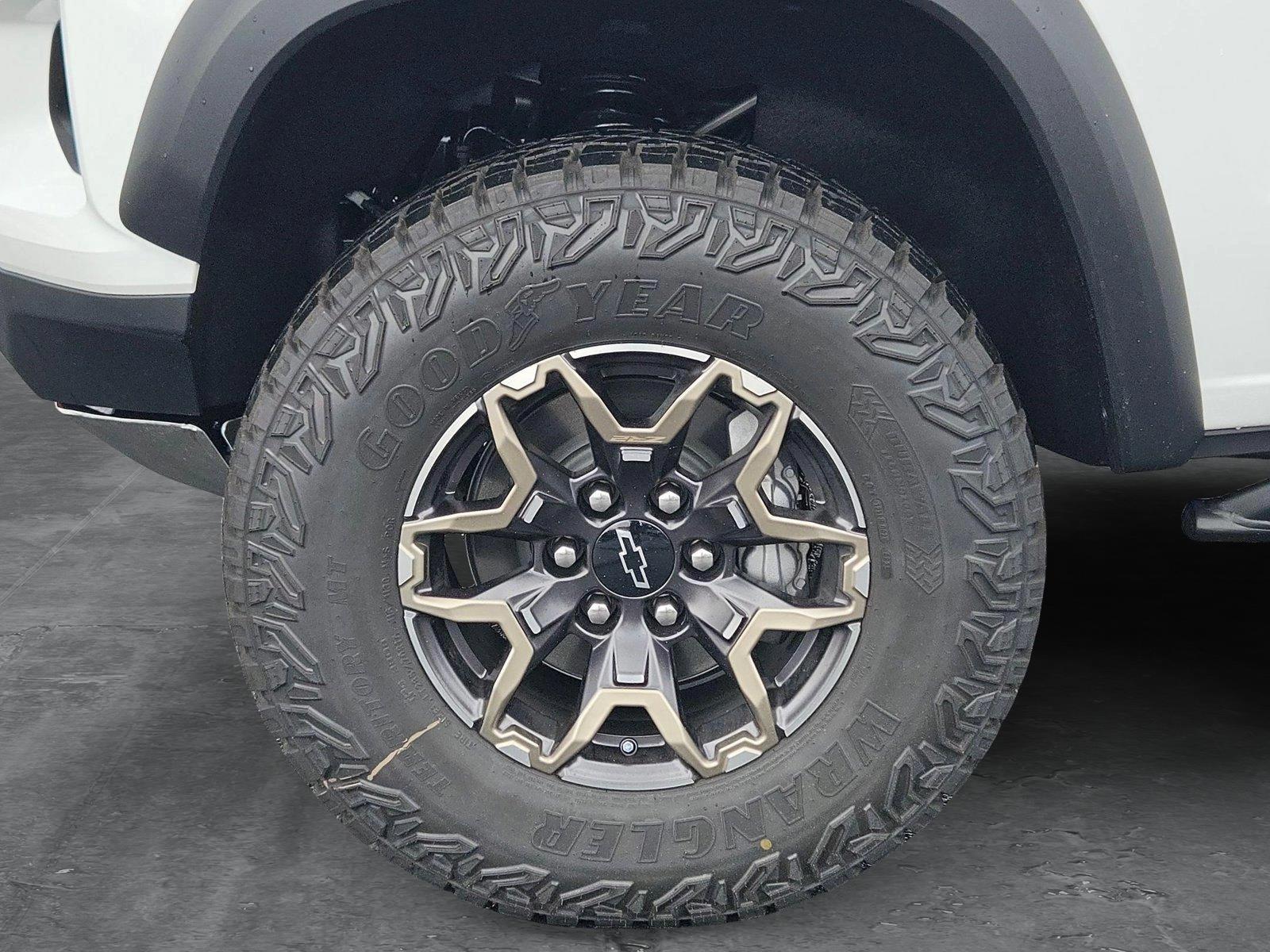 2025 Chevrolet Colorado Vehicle Photo in GILBERT, AZ 85297-0446