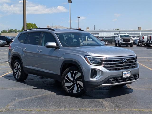 2024 Volkswagen Atlas Vehicle Photo in AURORA, CO 80012-4011