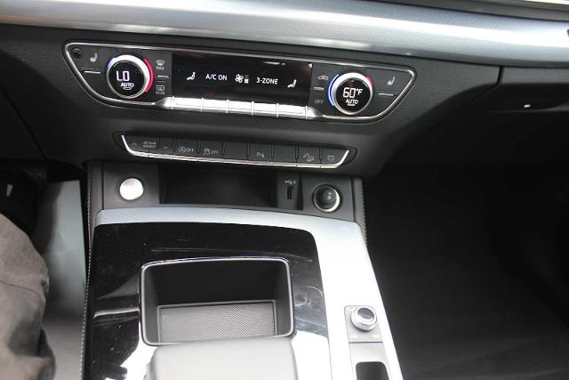 2024 Audi Q5 Vehicle Photo in HOUSTON, TX 77090