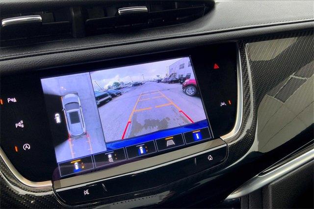 2023 Cadillac XT6 Vehicle Photo in TOPEKA, KS 66609-0000