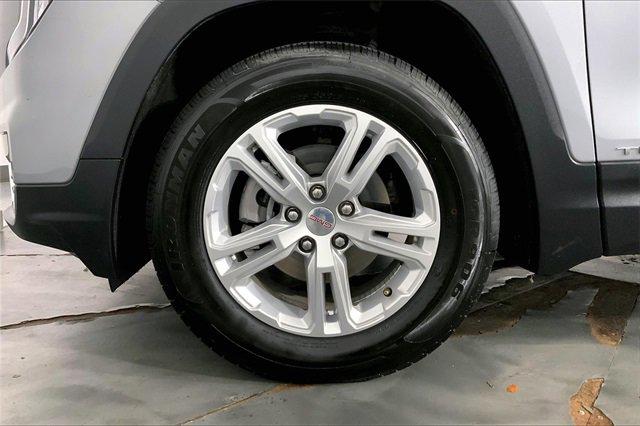 2024 GMC Terrain Vehicle Photo in KANSAS CITY, MO 64114-4502