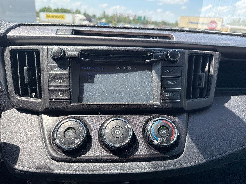 2018 Toyota RAV4 Vehicle Photo in Harrisburg, PA 17111