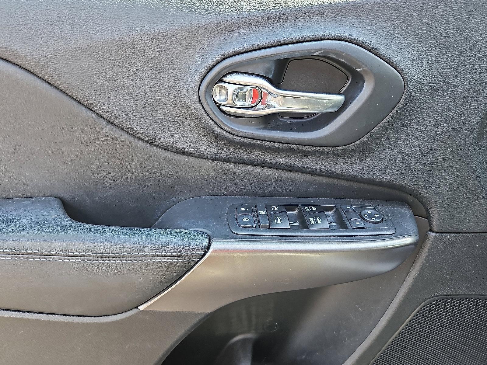 2019 Jeep Cherokee Vehicle Photo in Trevose, PA 19053