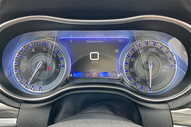 2019 Chrysler 300 Vehicle Photo in INDEPENDENCE, MO 64055-1314