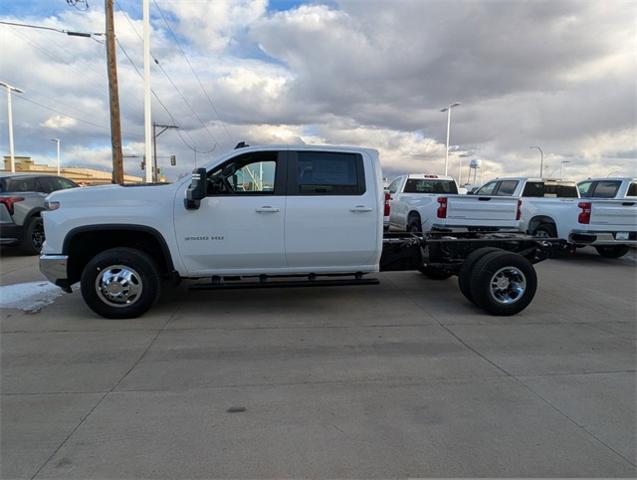 2025 Chevrolet Silverado 3500 HD CC Vehicle Photo in ENGLEWOOD, CO 80113-6708