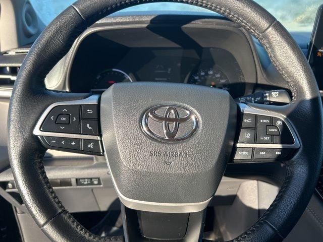 2021 Toyota Sienna Vehicle Photo in MEDINA, OH 44256-9631