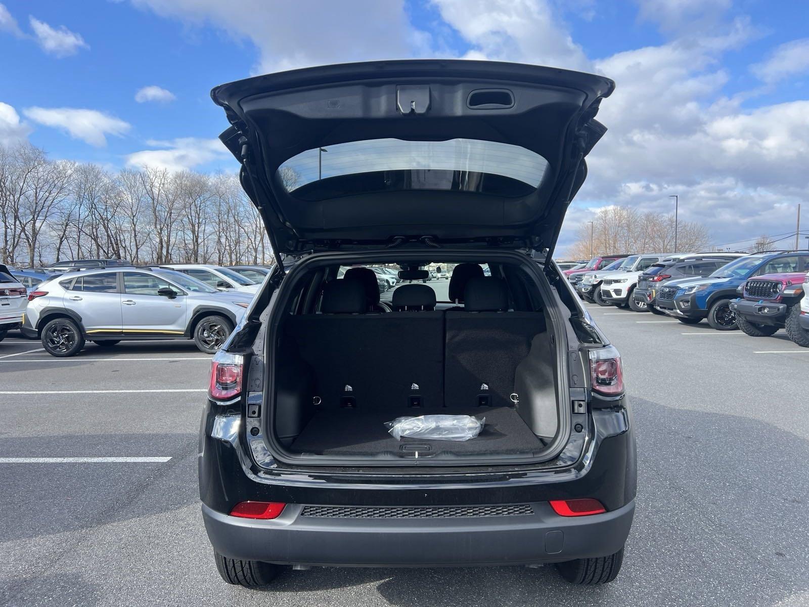 2025 Jeep Compass Vehicle Photo in Mechanicsburg, PA 17050-1707