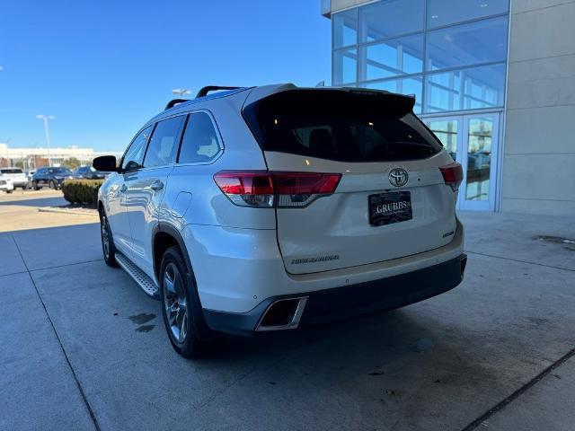 2017 Toyota Highlander Vehicle Photo in Grapevine, TX 76051