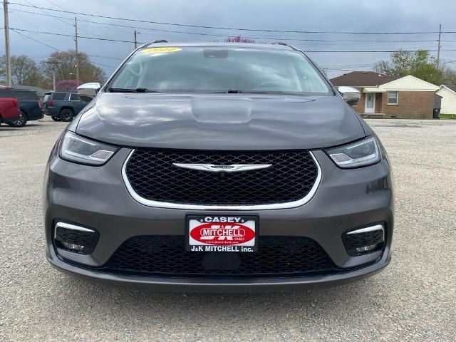 Used 2022 Chrysler Pacifica Limited with VIN 2C4RC1GGXNR138374 for sale in Casey, IL