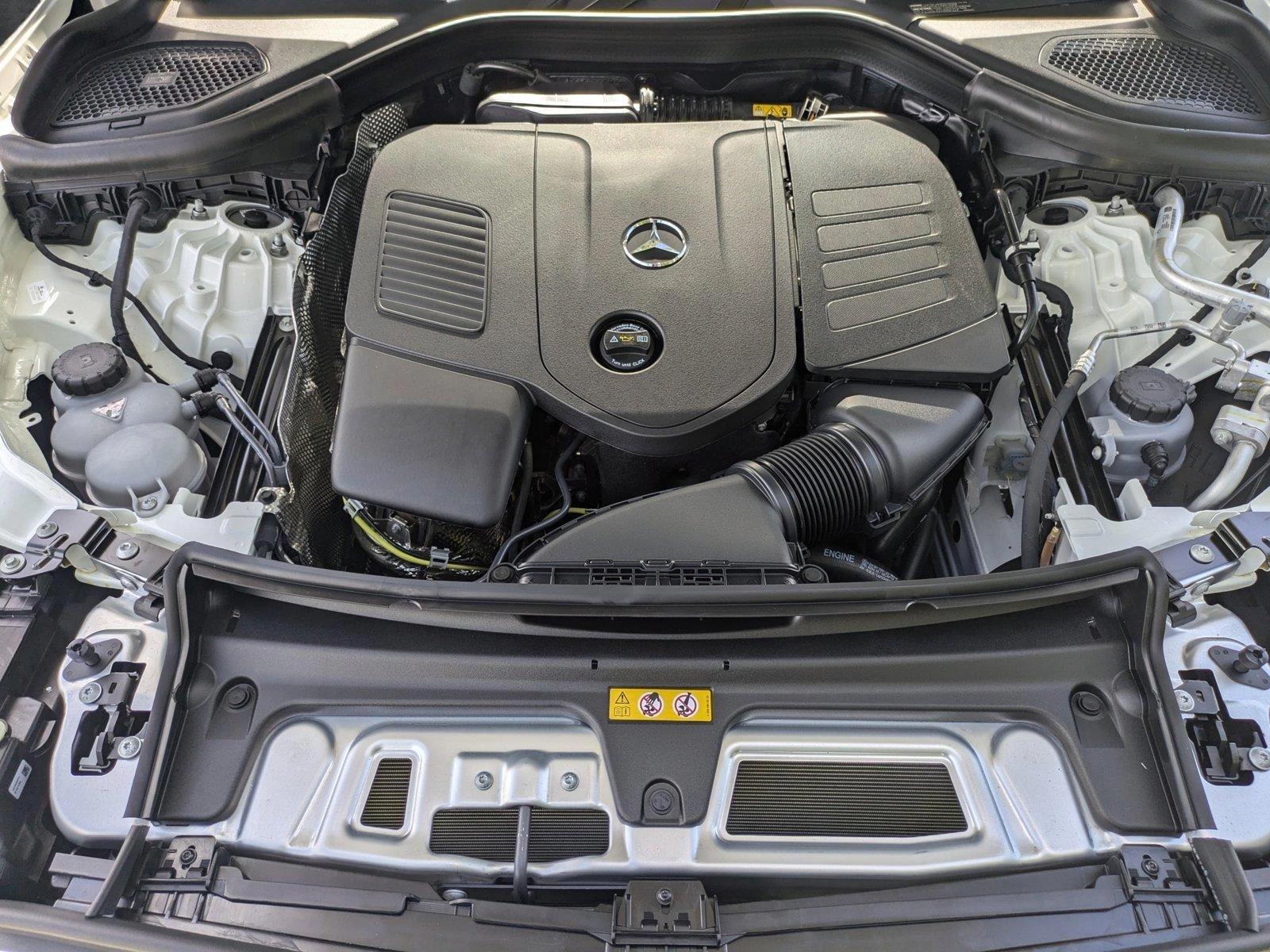 2025 Mercedes-Benz GLC Vehicle Photo in Sarasota, FL 34231