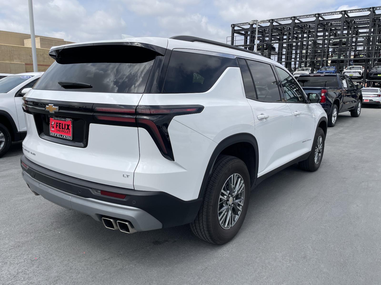 2024 Chevrolet Traverse Vehicle Photo in LOS ANGELES, CA 90007-3794
