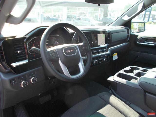 2025 GMC Sierra 1500 Vehicle Photo in LOWELL, MA 01852-4336