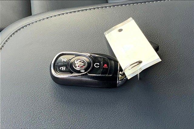 2024 Buick Enclave Vehicle Photo in TOPEKA, KS 66609-0000