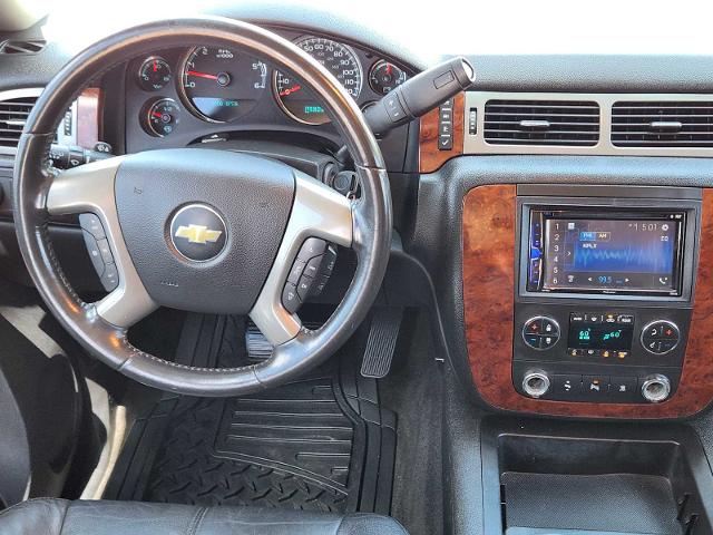 2011 Chevrolet Suburban Vehicle Photo in DENTON, TX 76210-9321