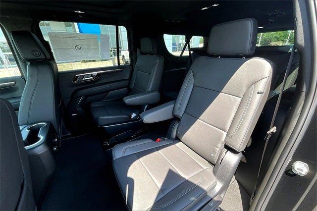 2025 Chevrolet Suburban Vehicle Photo in TOPEKA, KS 66609-0000