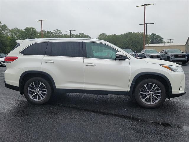 2019 Toyota Highlander Vehicle Photo in New Bloomfield, PA 17068