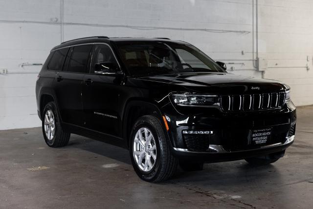 2022 Jeep Grand Cherokee L Vehicle Photo in Tigard, OR 97223