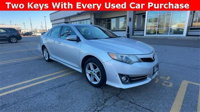 Used 2014 Toyota Camry SE with VIN 4T1BF1FK1EU761122 for sale in Saint Louis, MO