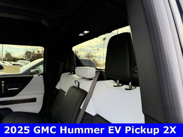 2025 GMC HUMMER EV Pickup Vehicle Photo in CHICOPEE, MA 01020-5001