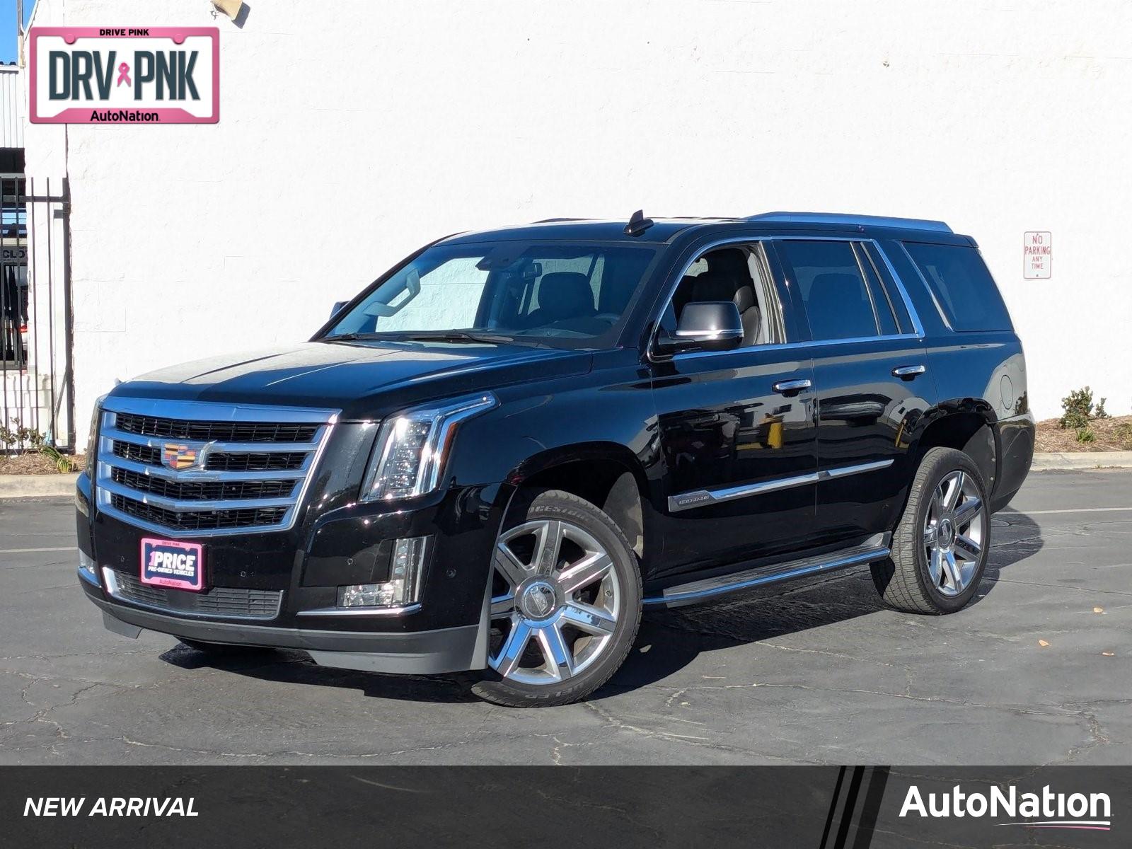 2018 Cadillac Escalade Vehicle Photo in VALENCIA, CA 91355-1705