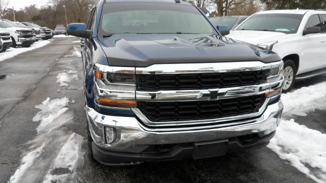 Used 2017 Chevrolet Silverado 1500 LT with VIN 3GCUKREC3HG348160 for sale in Arcanum, OH