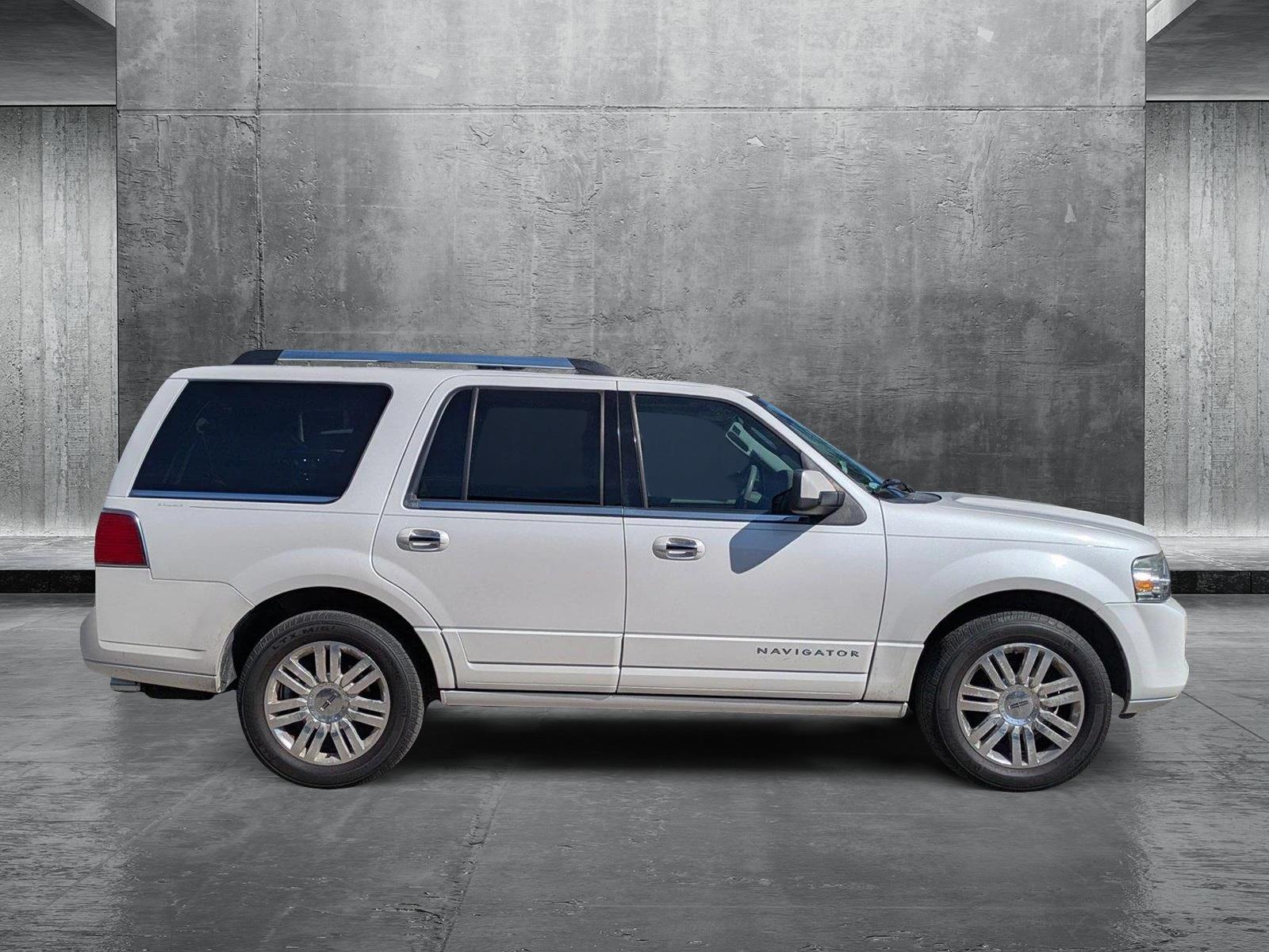 2012 Lincoln Navigator Vehicle Photo in Clearwater, FL 33765