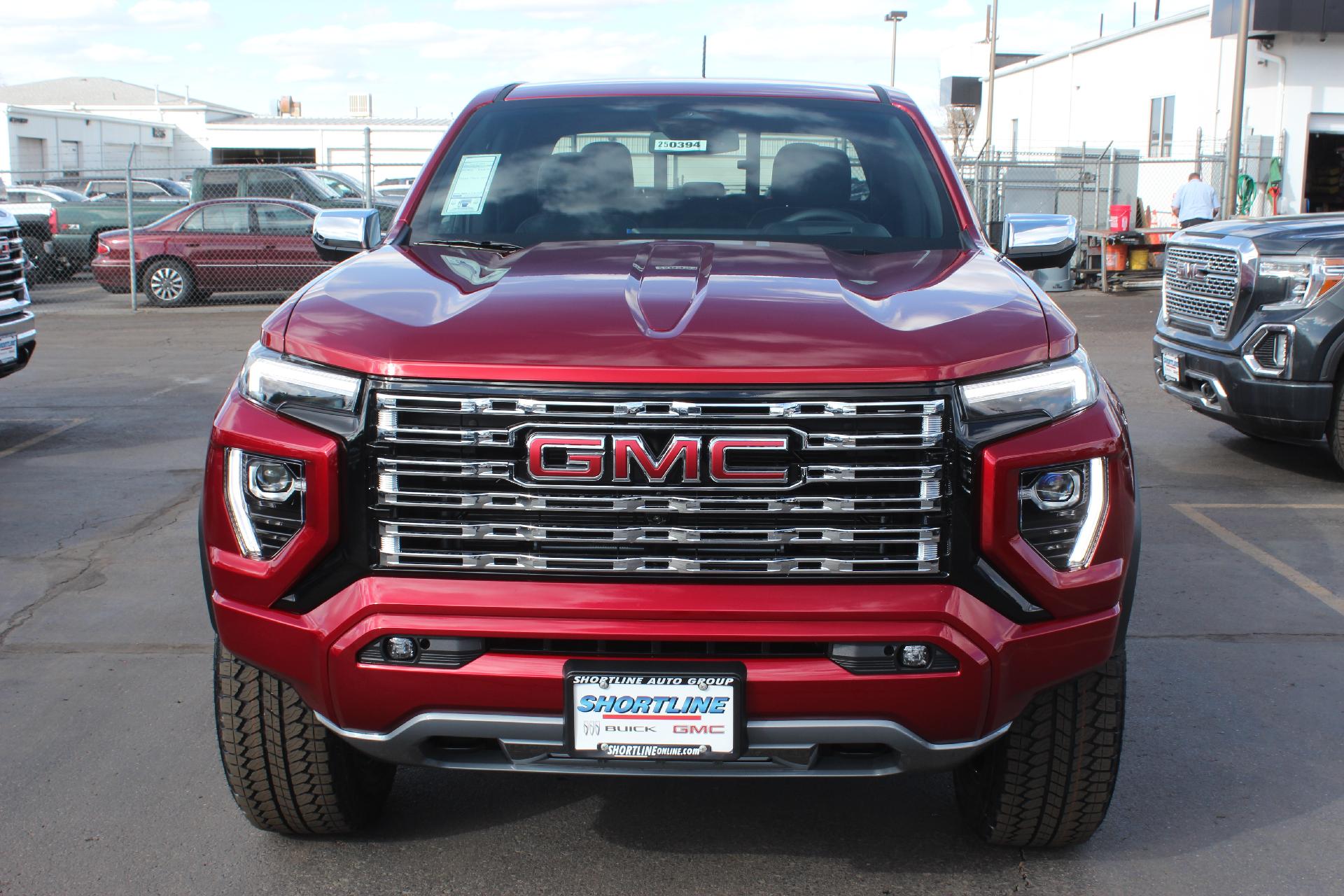 2025 GMC Canyon Vehicle Photo in AURORA, CO 80012-4011