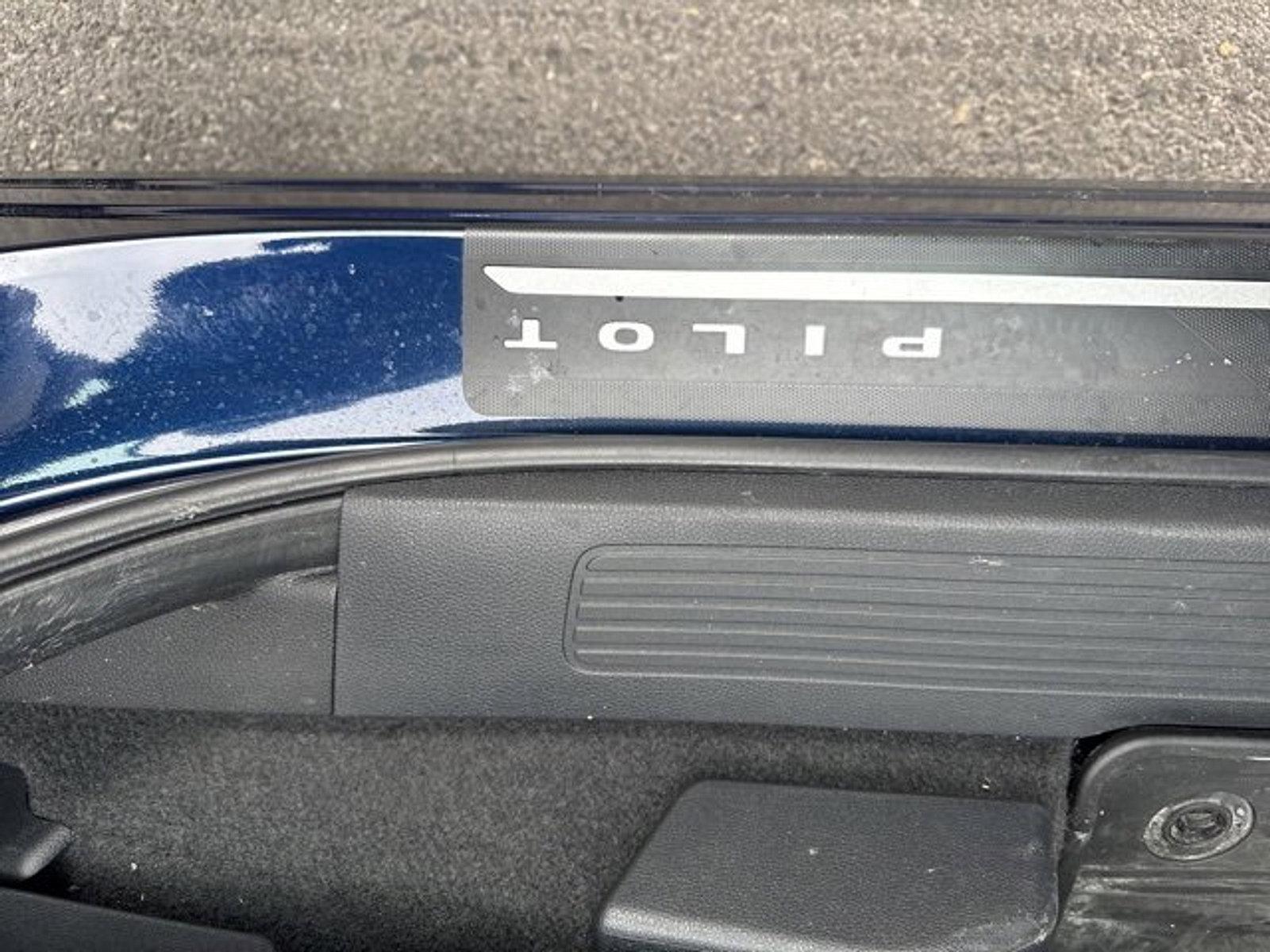 2025 Honda Pilot Vehicle Photo in Harrisburg, PA 17111