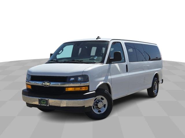 2020 Chevrolet Express Passenger 3500 Vehicle Photo in CROSBY, TX 77532-9157