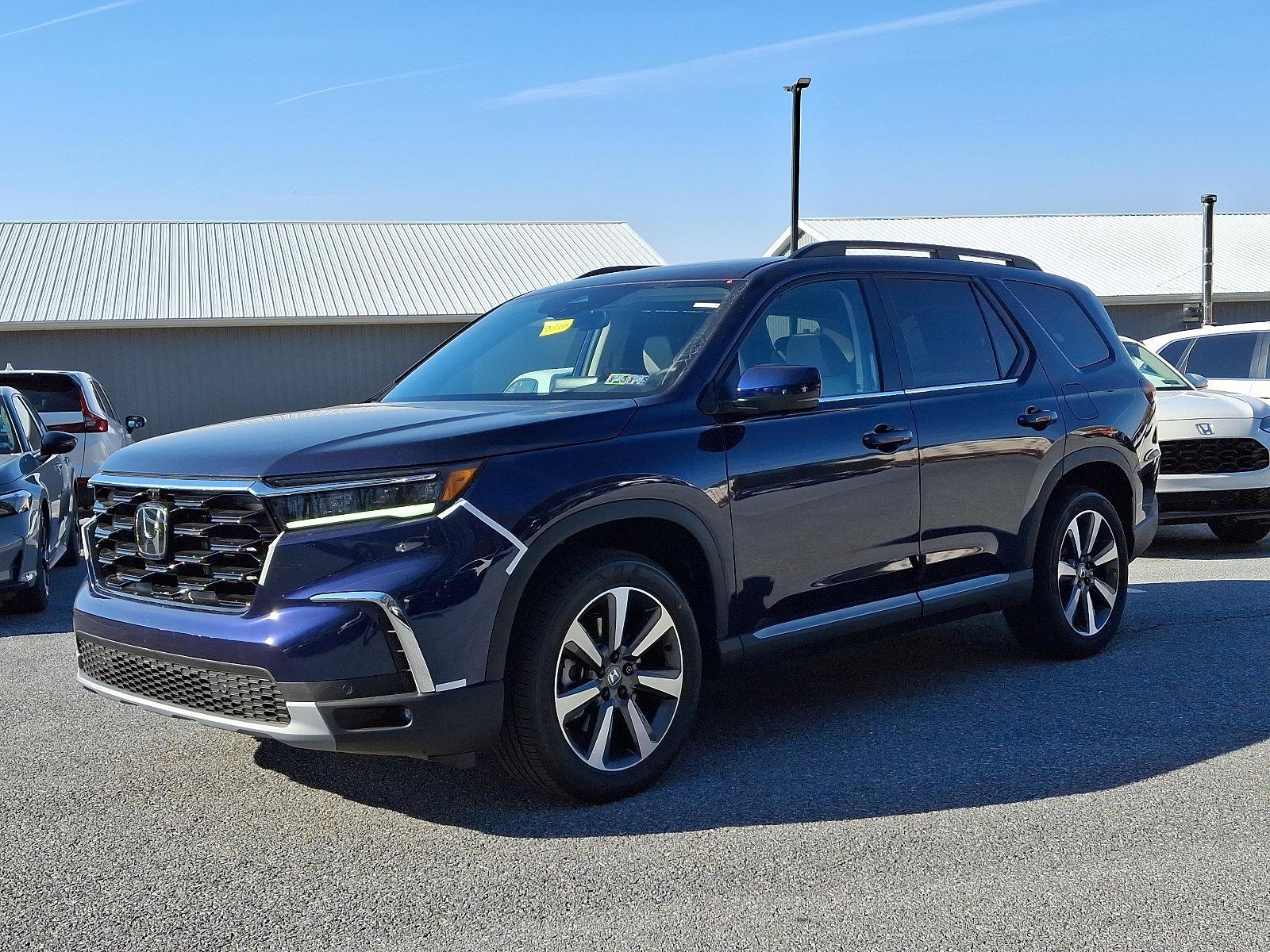 2025 Honda Pilot Vehicle Photo in Harrisburg, PA 17111