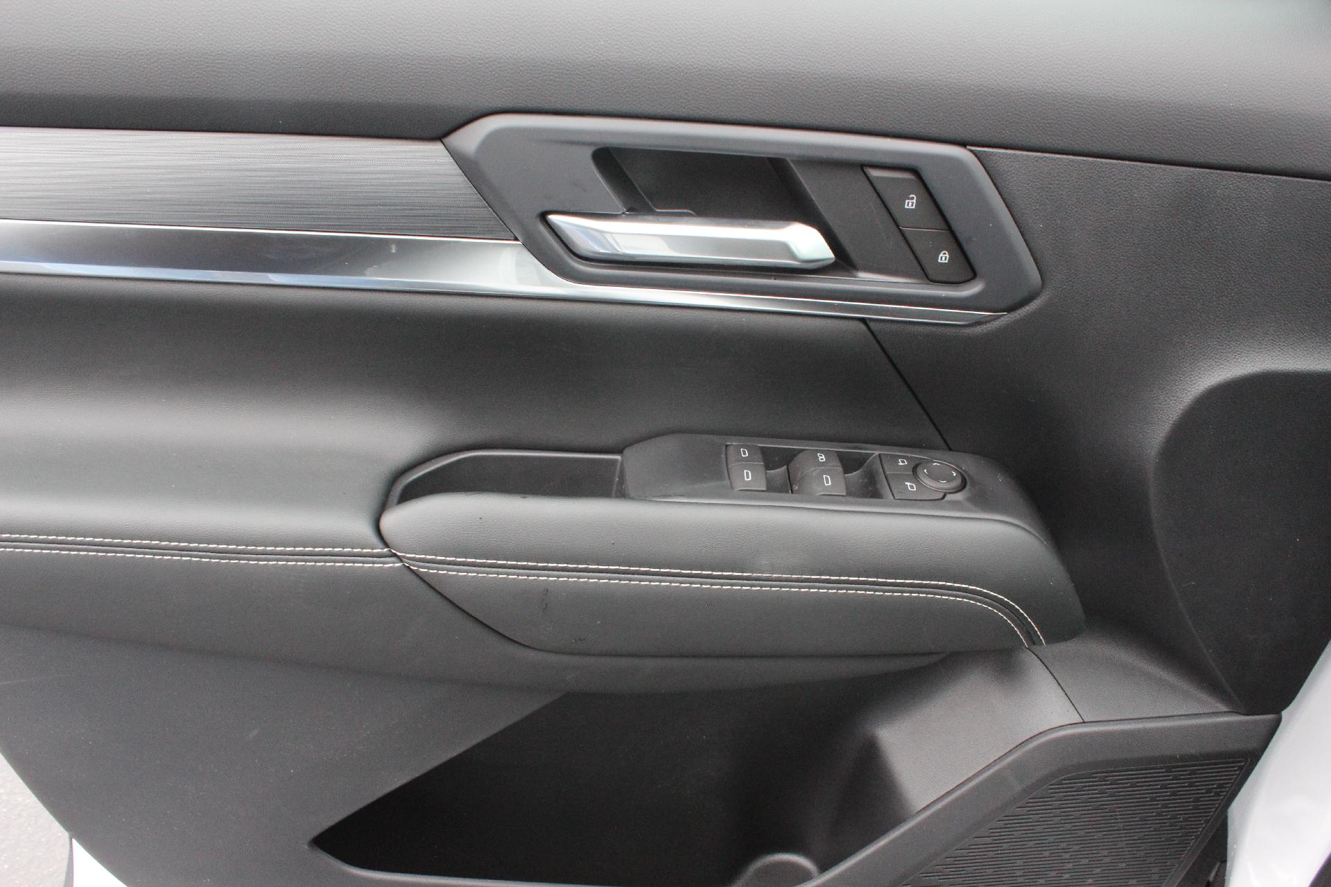 2025 GMC Terrain Vehicle Photo in AURORA, CO 80012-4011