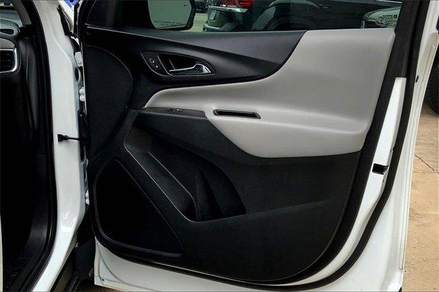 2022 Chevrolet Equinox Vehicle Photo in TOPEKA, KS 66609-0000