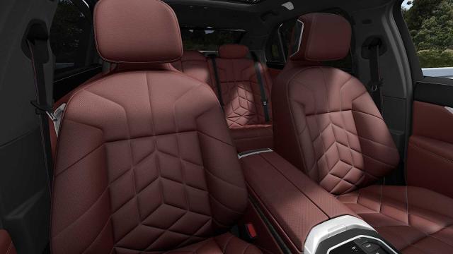2025 BMW 760i xDrive Vehicle Photo in GRAPEVINE, TX 76051