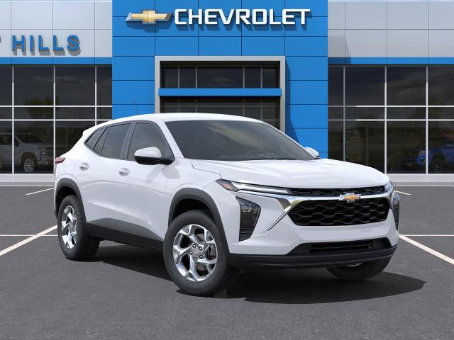 2025 Chevrolet Trax Vehicle Photo in Roslyn, NY 11576