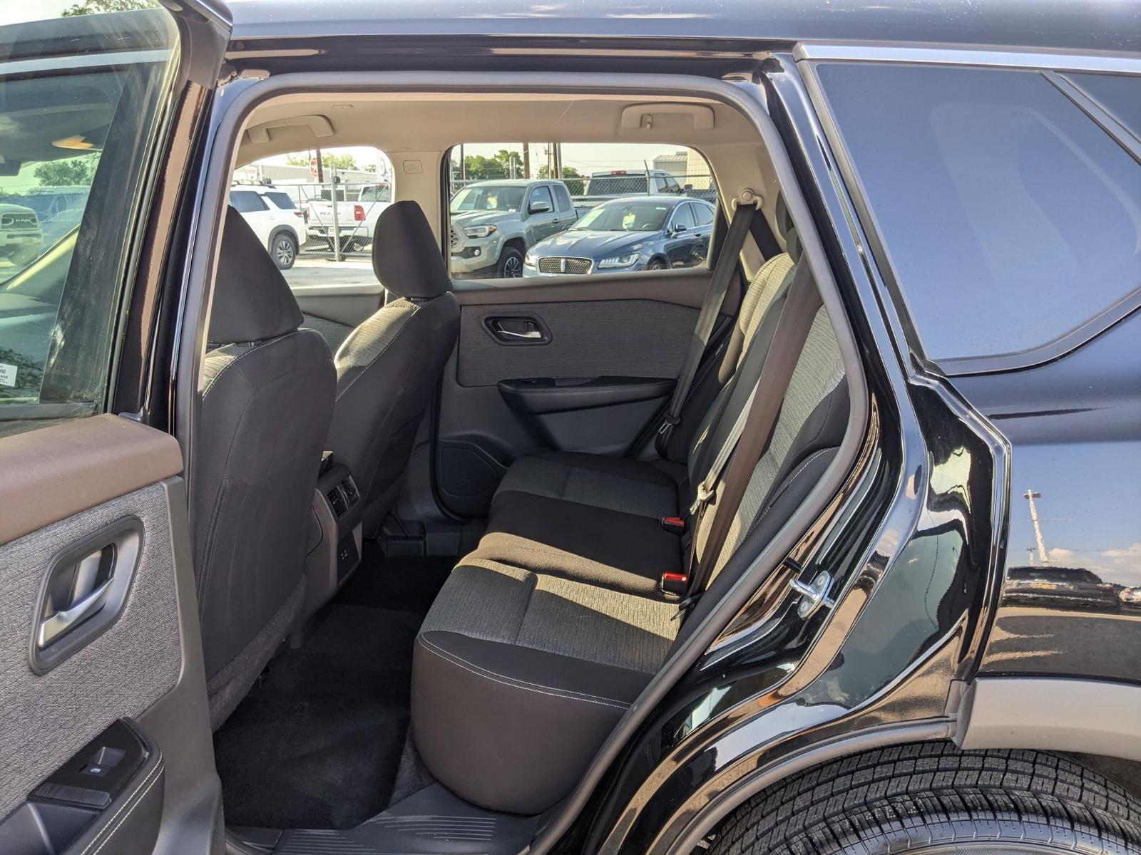 2023 Nissan Rogue Vehicle Photo in Seguin, TX 78155