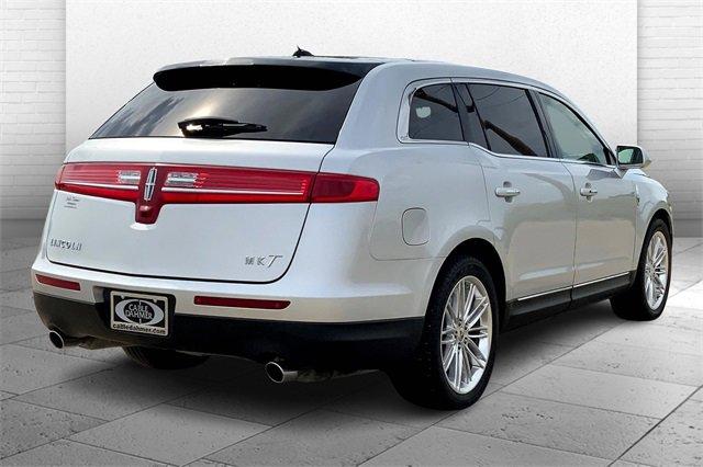 2019 Lincoln MKT Vehicle Photo in TOPEKA, KS 66609-0000