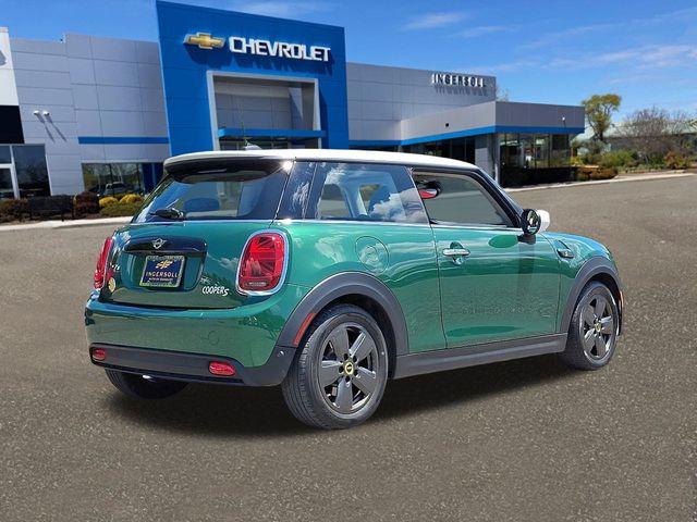 2024 MINI Hardtop 2 Door Vehicle Photo in DANBURY, CT 06810-5034